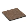 Fallschutzplatte von WARCO im Farbdesign Bast & Borke mit den Abmessungen 500 x 500 x 30 mm. Produktfoto von Artikel 5332 in der Aufsicht von schräg vorne.