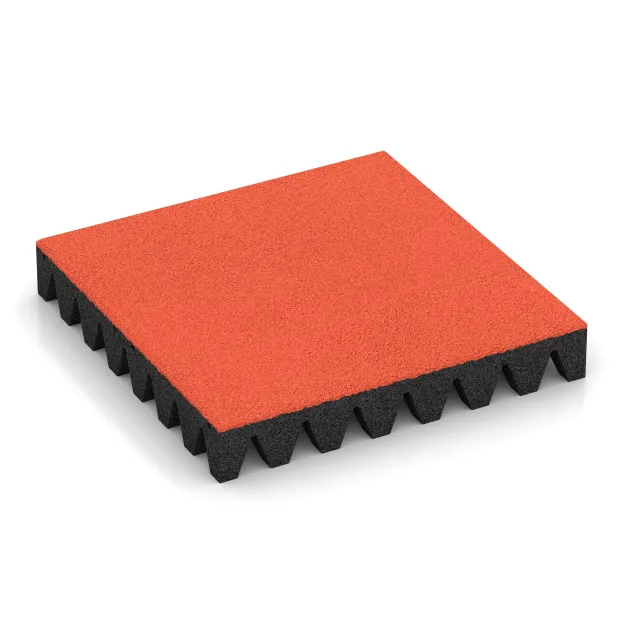 Fallschutzplatte von WARCO im Farbdesign Hellrot-Orange mit den Abmessungen 500 x 500 x 80 mm. Produktfoto von Artikel 0724 in der Aufsicht von schräg vorne.