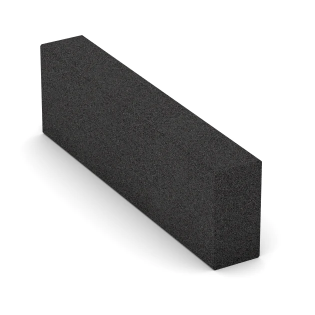 Blockstufe aus Gummigranulat von WARCO im Farbdesign Anthrazit mit den Abmessungen 100 x 30 x 15 cm. Produktfoto von Artikel 7028 in der Aufsicht von schräg vorne.