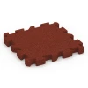 Fallschutzplatte – 190 cm von WARCO im Farbdesign Ziegelrot mit den Abmessungen 50 x 50 x 5 cm | 0,25 m². Produktfoto von Artikel 6402 in der Aufsicht von schräg vorne.