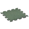 Hundesportboden Indoor von WARCO im Farbdesign Englischer Rasen mit den Abmessungen 98 x 98 × 1,8 cm. Produktfoto von Artikel 6906 in der Aufsicht von schräg vorne.