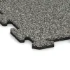 Detailaufnahme der Randausprägung von WARCO-Produkt 4210, Sportboden‑Platte 1,8 cm, Format 500 x 500 x 18 mm, Farbe Grauer Granit.