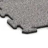 Detailaufnahme der Randausprägung von WARCO-Produkt 4585, Sportboden‑Platte 1,8 cm, Format 500 x 500 x 18 mm, Farbe Grau Melange.