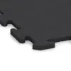 Detailaufnahme der Randausprägung von WARCO-Produkt 0377, Fitnessboden Studio, Format 1000 x 1000 x 18 mm, Farbe Anthrazit.