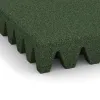 Detailaufnahme der Randausprägung von WARCO-Produkt 0728, Fallschutzplatte, Format 500 x 500 x 80 mm, Farbe Grasgrün.
