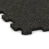 Detailaufnahme der Randausprägung von WARCO-Produkt 1140, Fitnessboden Kompakt, Format 970 x 970 x 16 mm | 0,94 m², Farbe Leicht Gelb Gesprenkelt.