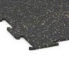 Detailaufnahme der Randausprägung von WARCO-Produkt 6454, Fitnessboden Kompakt, Format 100 × 100 × 0,8 cm, Farbe Leicht Gelb Gesprenkelt.