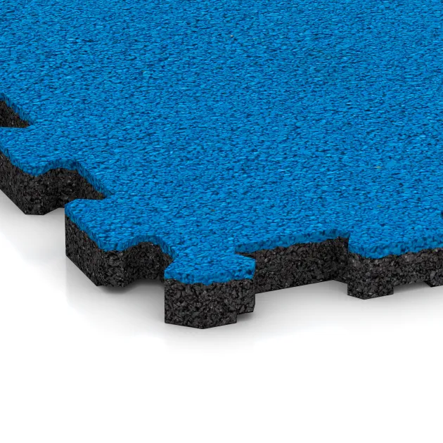 Detailaufnahme der Randausprägung von WARCO-Produkt 5734, Messeboden-Klickfliese, Format 306 x 306 x 20 mm, Farbe Himmelblau.