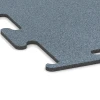 Detailaufnahme der Randausprägung von WARCO-Produkt 6164, Fitness Performance Elite Trainingsboden, Format 50 x 50 x 1 cm | 0,25 m², Farbe Altsilber.