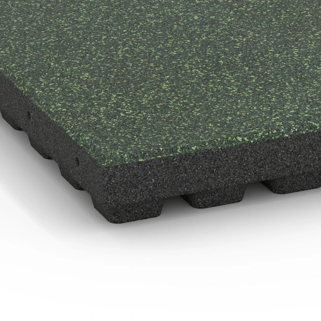 Detailaufnahme der Randausprägung von WARCO-Produkt 6442, Fallschutzplatte – 210 cm, Format 50 x 50 x 7 cm, Farbe Englischer Rasen.