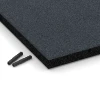 Detailaufnahme der Randausprägung von WARCO-Produkt 6221, Fallschutzplatten, Format 50 x 50 x 4 cm, Farbe Schiefergrau.