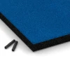 Detailaufnahme der Randausprägung von WARCO-Produkt 6223, Fallschutzplatten, Format 50 x 50 x 4,5 cm, Farbe Himmelblau.