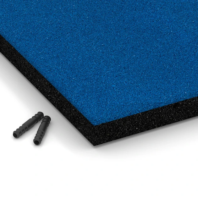 Detailaufnahme der Randausprägung von WARCO-Produkt 6223, Fallschutzplatten, Format 50 x 50 x 4,5 cm, Farbe Himmelblau.