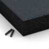 Detailaufnahme der Randausprägung von WARCO-Produkt 6230, Fallschutzplatten, Format 50 x 50 x 11 cm, Farbe Schiefergrau.