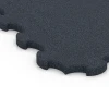 Detailaufnahme der Randausprägung von WARCO-Produkt 6391, Stallmatte Puzzle, Format 102,5 x 102,5 x 3 cm | 1,05 m², Farbe Anthrazit.