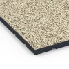 Detailaufnahme der Randausprägung von WARCO-Produkt 7138, Outdoor-Fitnessboden, Format 60 x 60 x 3 cm | 0,36 m², Farbe Travertin.