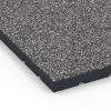 Detailaufnahme der Randausprägung von WARCO-Produkt 7141, Outdoor-Fitnessboden, Format 60 x 60 x 4 cm | 0,36 m², Farbe Dunkelgrauer Granit.