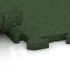 Großaufnahme vom Verbindungssystem von WARCO-Boden 2823 - Fitness-Bodenschutzmatte im Farbdesign Grasgrün. Abmessungen 500 x 500 x 30 mm.