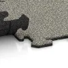 Großaufnahme vom Verbindungssystem von WARCO-Boden 3885 - Bodenschutzmatte 1,8 cm HD – Fitness im Farbdesign Heller Granit. Abmessungen 500 x 500 x 18 mm.