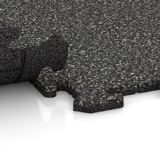 Großaufnahme vom Verbindungssystem von WARCO-Boden 0230 - Bodenschutzmatte 1,8 cm HD – Fitness im Farbdesign Dunkelgrauer Granit. Abmessungen 1000 x 1000 x 18 mm.