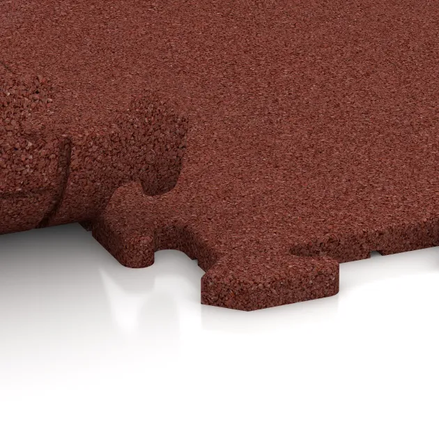 Großaufnahme vom Verbindungssystem von WARCO-Boden 0341 - Bodenschutzmatte 1,8 cm HD – Fitness im Farbdesign Ziegelrot. Abmessungen 1000 x 1000 x 18 mm.