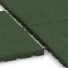 Großaufnahme vom Verbindungssystem von WARCO-Boden 0576 - Fallschutzplatte im Farbdesign Grasgrün. Abmessungen 500 x 500 x 30 mm.
