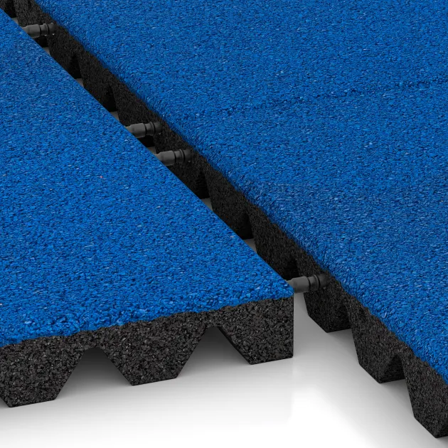 Großaufnahme vom Verbindungssystem von WARCO-Boden 0629 - Fallschutzplatte im Farbdesign Enzianblau. Abmessungen 500 x 500 x 45 mm.