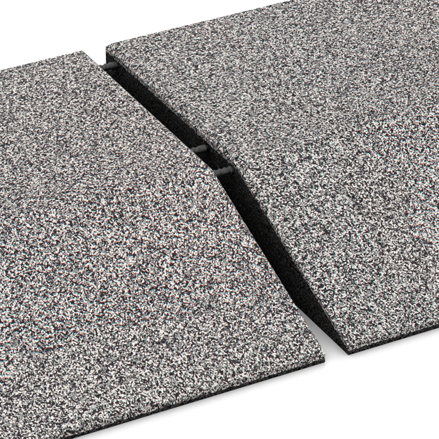 Großaufnahme vom Verbindungssystem von WARCO-Boden 4505 - Rand-Platte (eine Seite abgeschrägt) im Farbdesign Grau Melange. Abmessungen 500 x 500 x 100 mm.