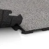 Großaufnahme vom Verbindungssystem von WARCO-Boden 4638 - Fitnessboden Gummi-Fliesen Classic im Farbdesign Grau Melange. Abmessungen 1000 x 1000 x 30 mm.