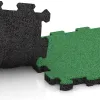 Großaufnahme vom Verbindungssystem von WARCO-Boden 5968 - Treppenbelag im Farbdesign Maigrün. Abmessungen 306 x 306 x 20 mm.