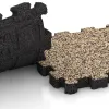 Großaufnahme vom Verbindungssystem von WARCO-Boden 4253 - Sportboden – fugenlos im Farbdesign Travertin. Abmessungen 306 x 306 x 30 mm.