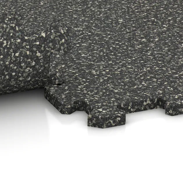 Großaufnahme vom Verbindungssystem von WARCO-Boden 1096 - Fitnessboden Kompakt im Farbdesign Dunkelgrauer Granit. Abmessungen 970 x 970 x 16 mm | 0,94 m².