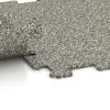 Großaufnahme vom Verbindungssystem von WARCO-Boden 0884 - Fitnessboden Kompakt im Farbdesign Heller Granit. Abmessungen 485 x 485 x 8 mm | 0,235 m².