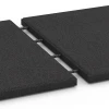 Großaufnahme vom Verbindungssystem von WARCO-Boden 6127 - Fallschutzmatte – 95 cm im Farbdesign Anthrazit. Abmessungen 50 x 50 x 3 cm | 0,25 m².