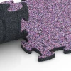 Großaufnahme vom Verbindungssystem von WARCO-Boden 6783 - Gymnastikmatte im Farbdesign Lavendel. Abmessungen 44,6 x 44,6 x 1,8 cm.