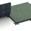 Großaufnahme vom Verbindungssystem von WARCO-Boden 7134 - Outdoor-Fitnessboden im Farbdesign Englischer Rasen. Abmessungen 60 x 60 x 3 cm | 0,36 m².