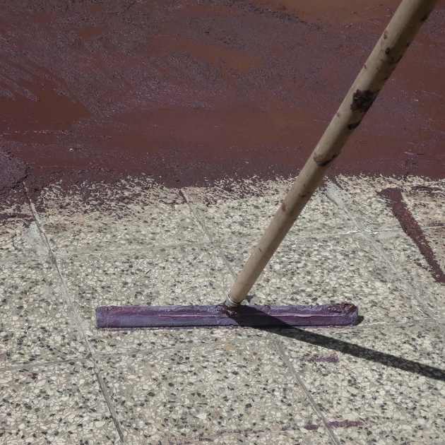 Aufsicht auf die Unterseite, also die Bodenseite von WARCO-Formteil 0033 - ALLESDICHT – Flüssigabdichtung im Format 3 kg | 0,9 m².